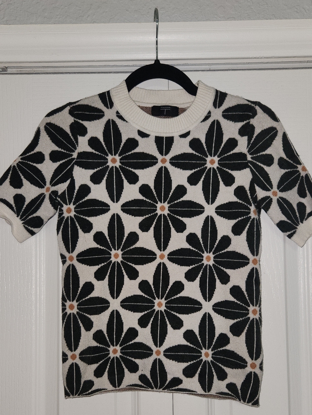 Tahari Black, White and Tan Textured Knit Top